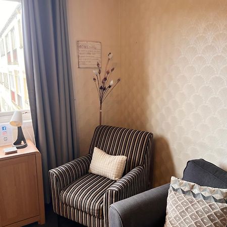 2 Bedroom Flat in the Royal Mile Единбург Екстериор снимка