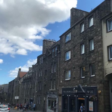2 Bedroom Flat in the Royal Mile Единбург Екстериор снимка