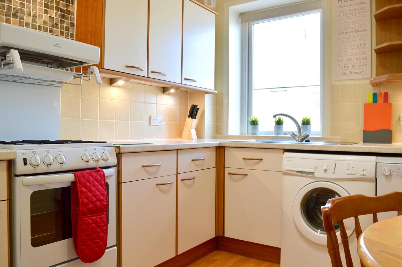 2 Bedroom Flat in the Royal Mile Единбург Екстериор снимка