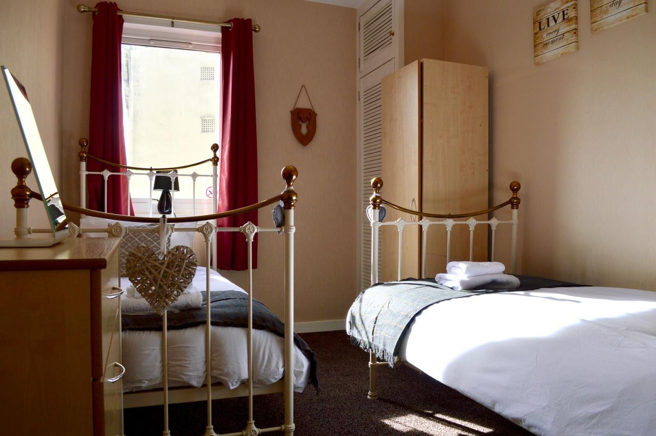 2 Bedroom Flat in the Royal Mile Единбург Екстериор снимка