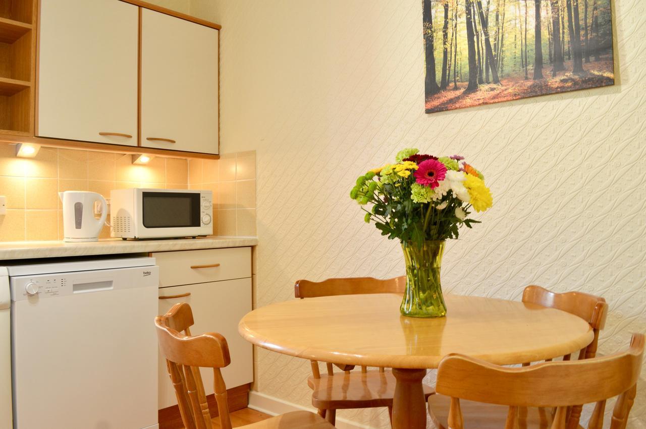 2 Bedroom Flat in the Royal Mile Единбург Екстериор снимка