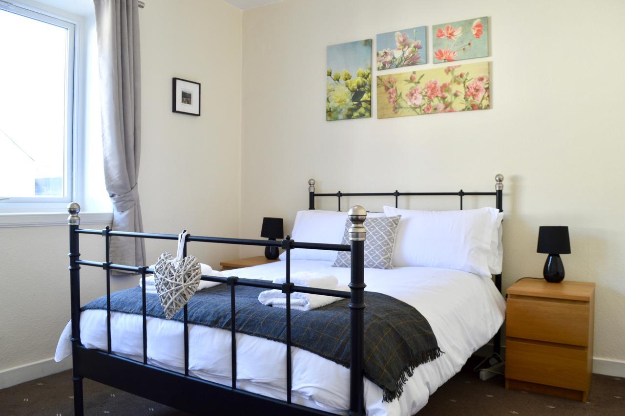 2 Bedroom Flat in the Royal Mile Единбург Екстериор снимка