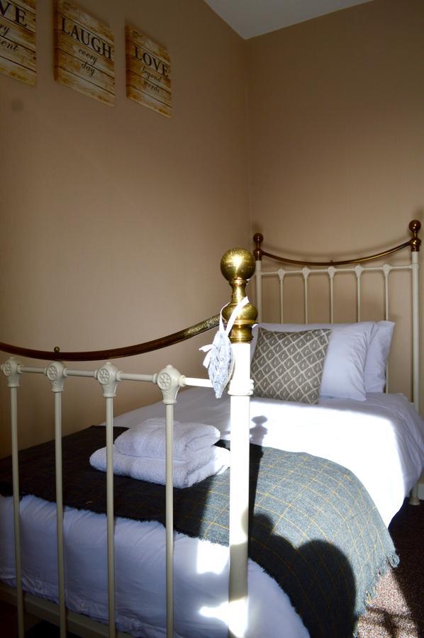 2 Bedroom Flat in the Royal Mile Единбург Екстериор снимка