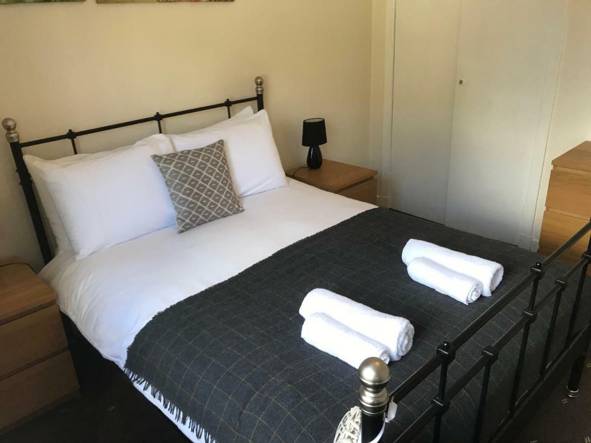 2 Bedroom Flat in the Royal Mile Единбург Екстериор снимка