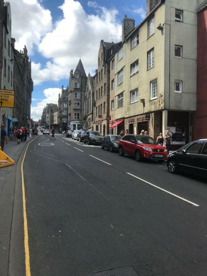 2 Bedroom Flat in the Royal Mile Единбург Екстериор снимка